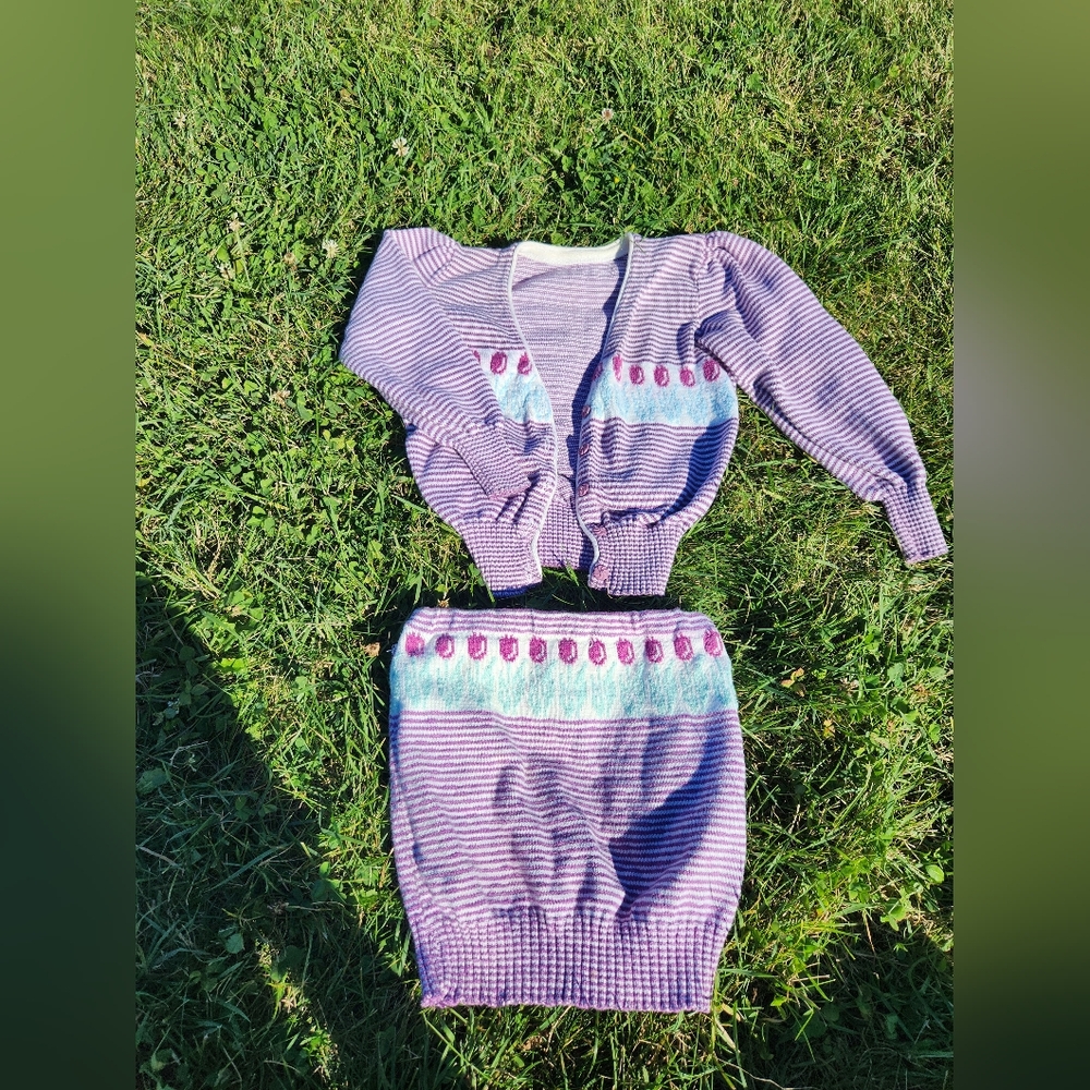 ADORABLE two-piece set by Avon Fashion
